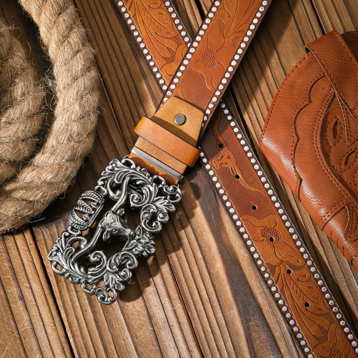 Ein lässiger und Retro-Gürtel, ein Taillenaccessoire für Kleidung im Western-Stil, mit Metallschnalle, aus PU-Material, geeignet für Damen und Herren. – Detail 5