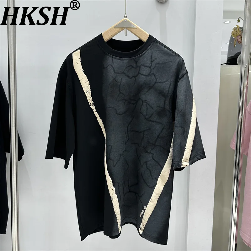 

HKSH Summer New Man Unique Design Trendy Punk T-shirt Women Color Contrast Cotton Crack Pattern Flocking Print Loose Tees HK8466