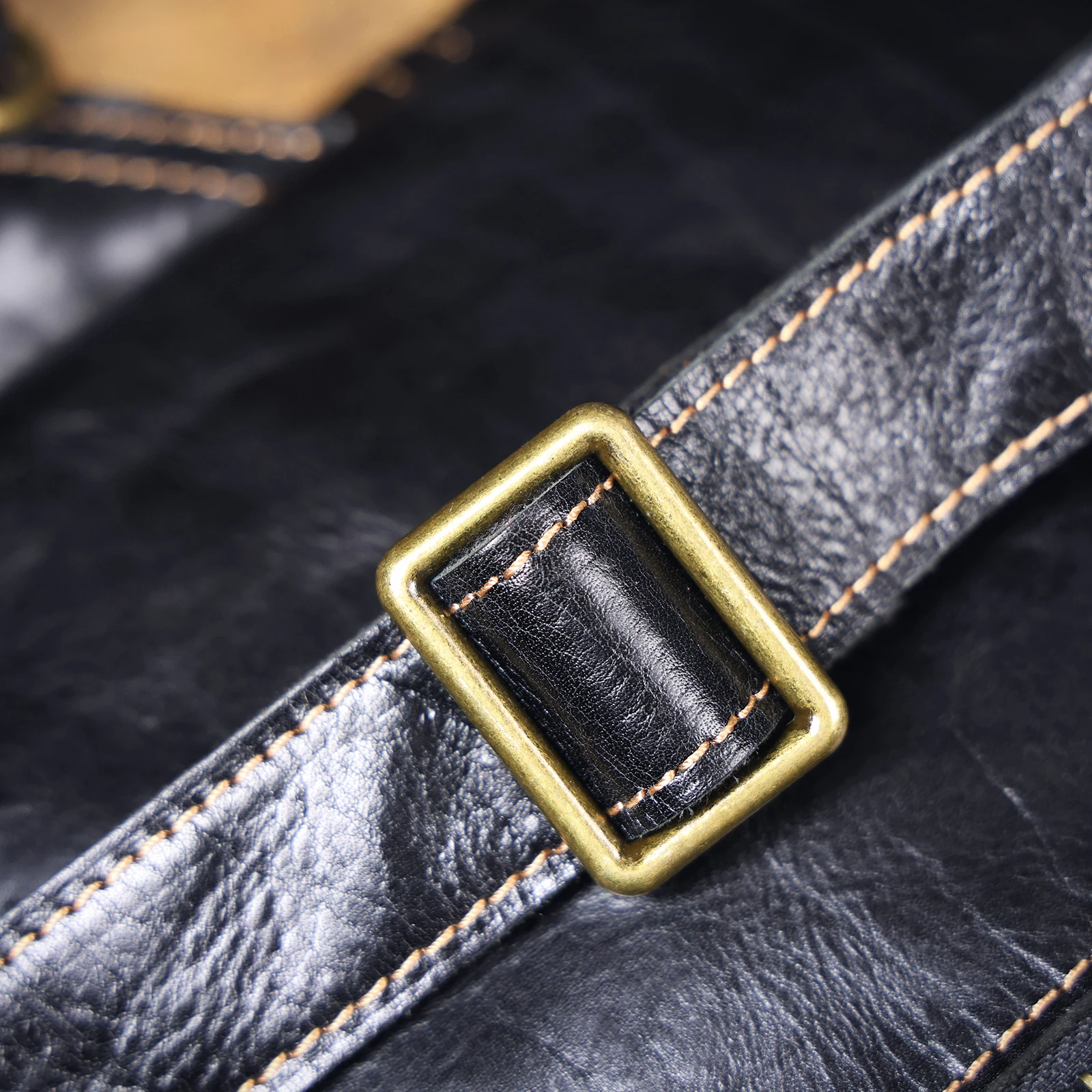 Vintage Echtleder-Brusttasche für Herren, Vollnarbenleder-Umhängetasche, Tagesrucksack mit großer Kapazität – Detail 10