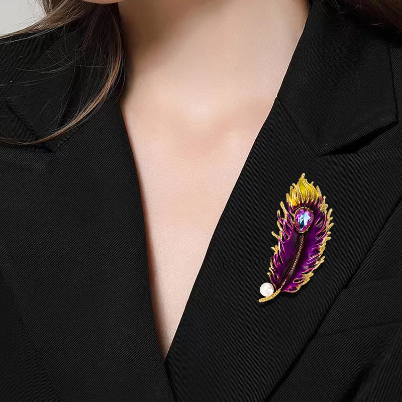 Luxury Women Brooch Gemstone Set Feather Corsage Clothing Accessories Banquet Party Suit Coat Decoration