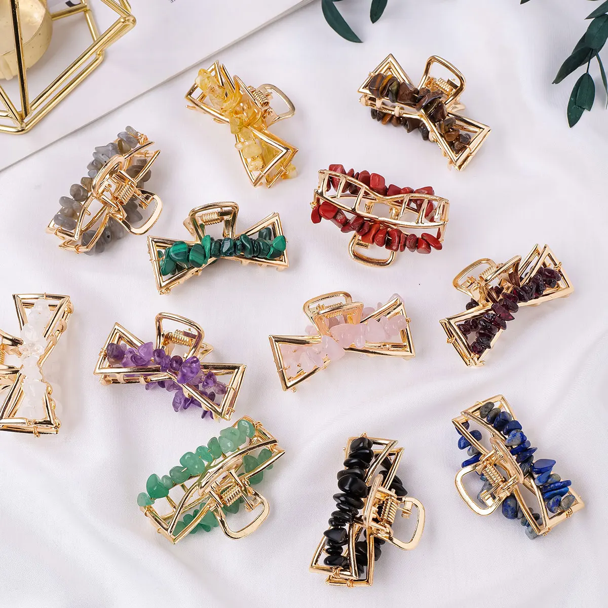 1pc Natural Crystal Crushed Stone Metal Shark Clip Half Tie Ponytail Delicate Small Hairpin Hair Clip Headdress Holiday Gift