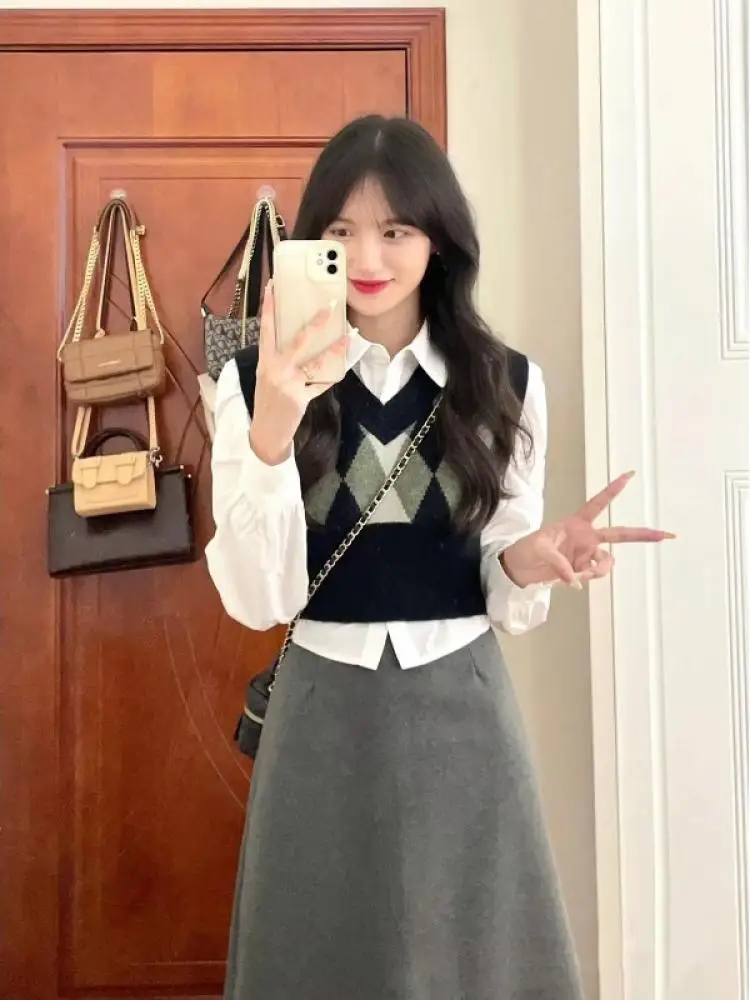 

White Long Sve irt Women's Vest Two-Piece Set Autumn 2024 Ele Top Layered Wear Inner Match Sweet Sle ort Length