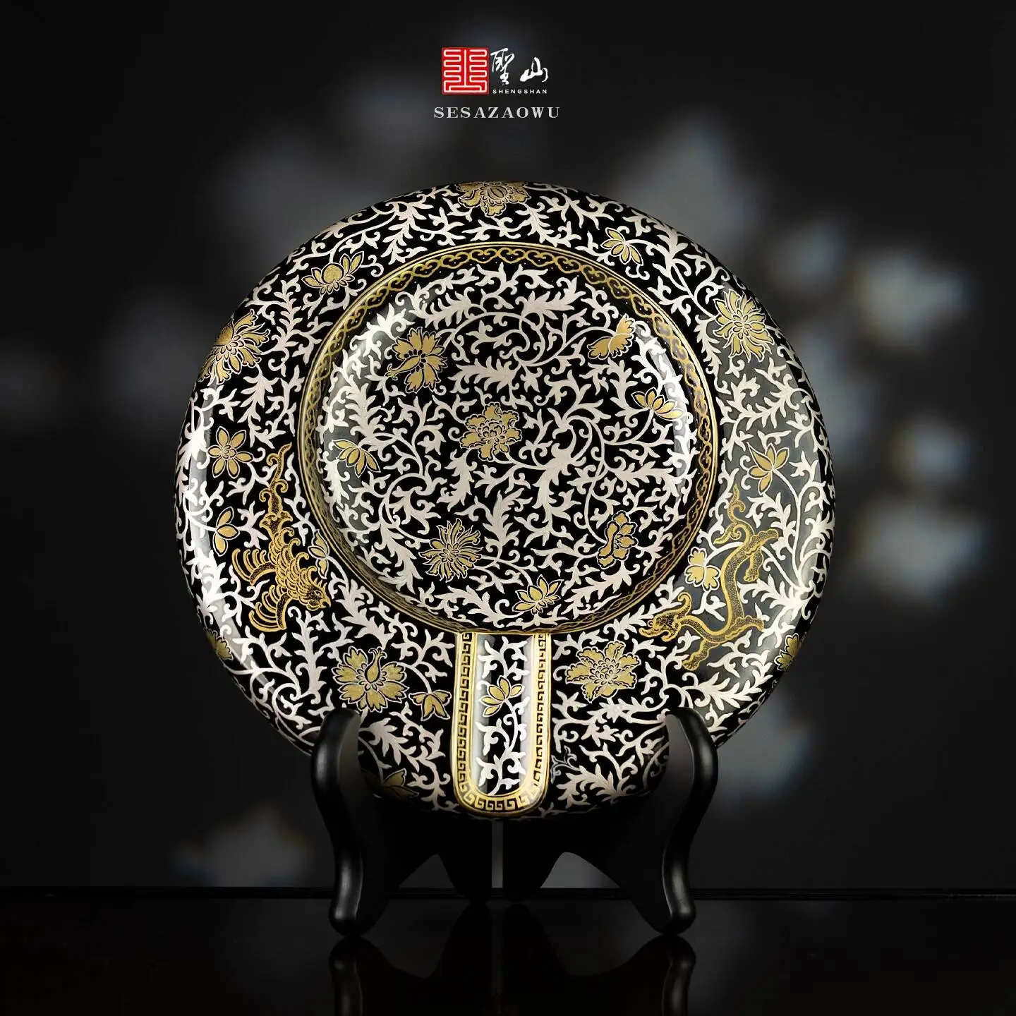 

Jingdezhen High-End Black Glaze Gold Silver Inlaid Peony Dragon And Phoenix Cigar Holder Ceramic Decorative Ashtray