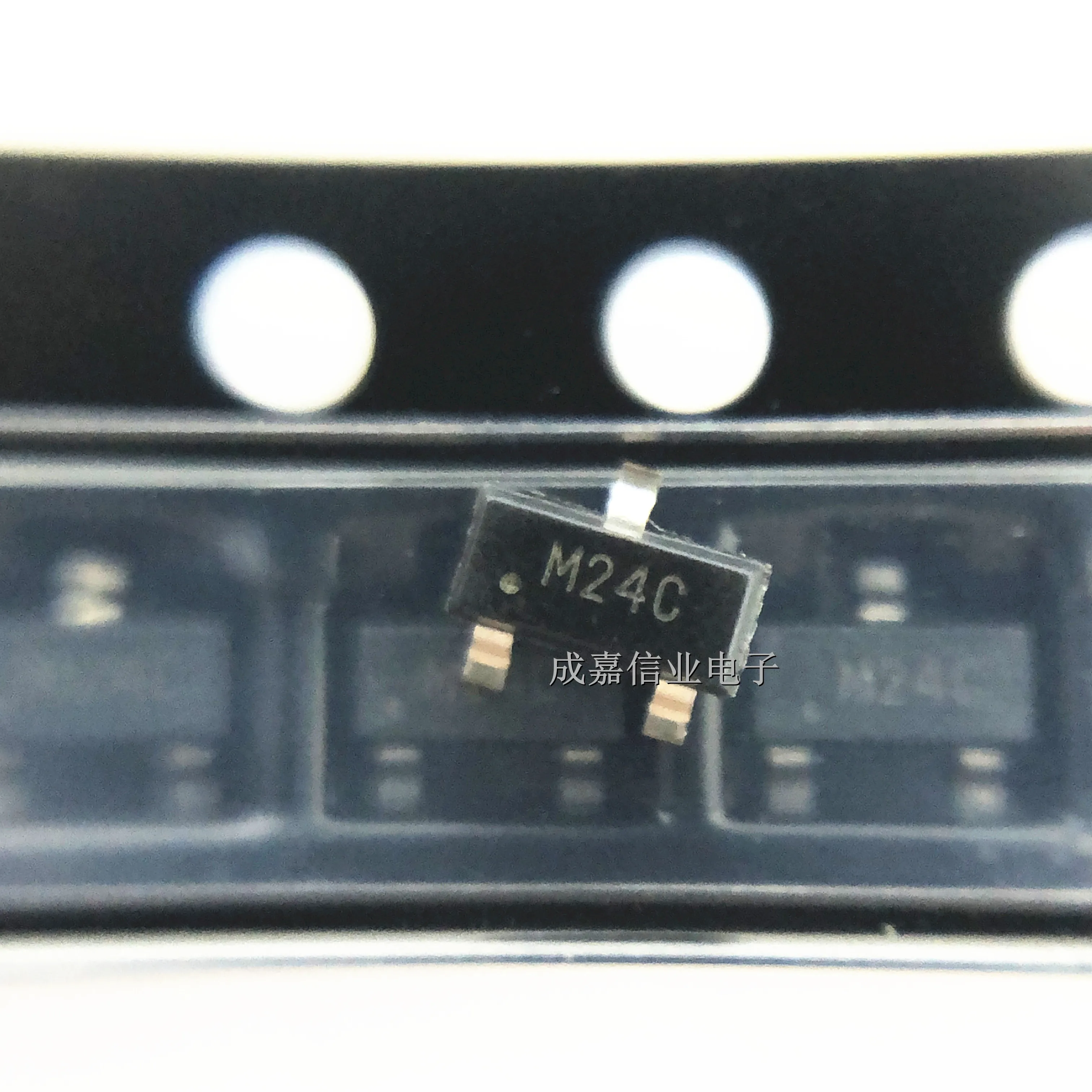 10pcs/Lot SM24CANA-02HTG SOT-23-3 MARKING;M24C ESD Protection Diodes / TVS Diodes 400W 24V Operating Temperature:- 40 C-+ 125 C