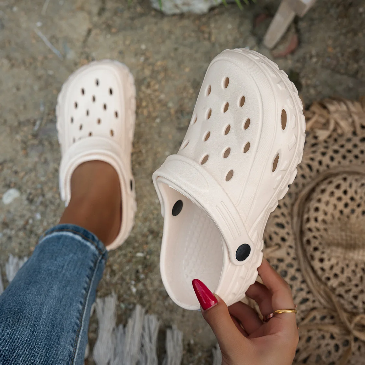 Women Hot Sale EVA Soft Sole Clogs Summer Outdoor Beach Water Shoes Quick Dry Non Slip Casual Men Couple Universal Sandals
