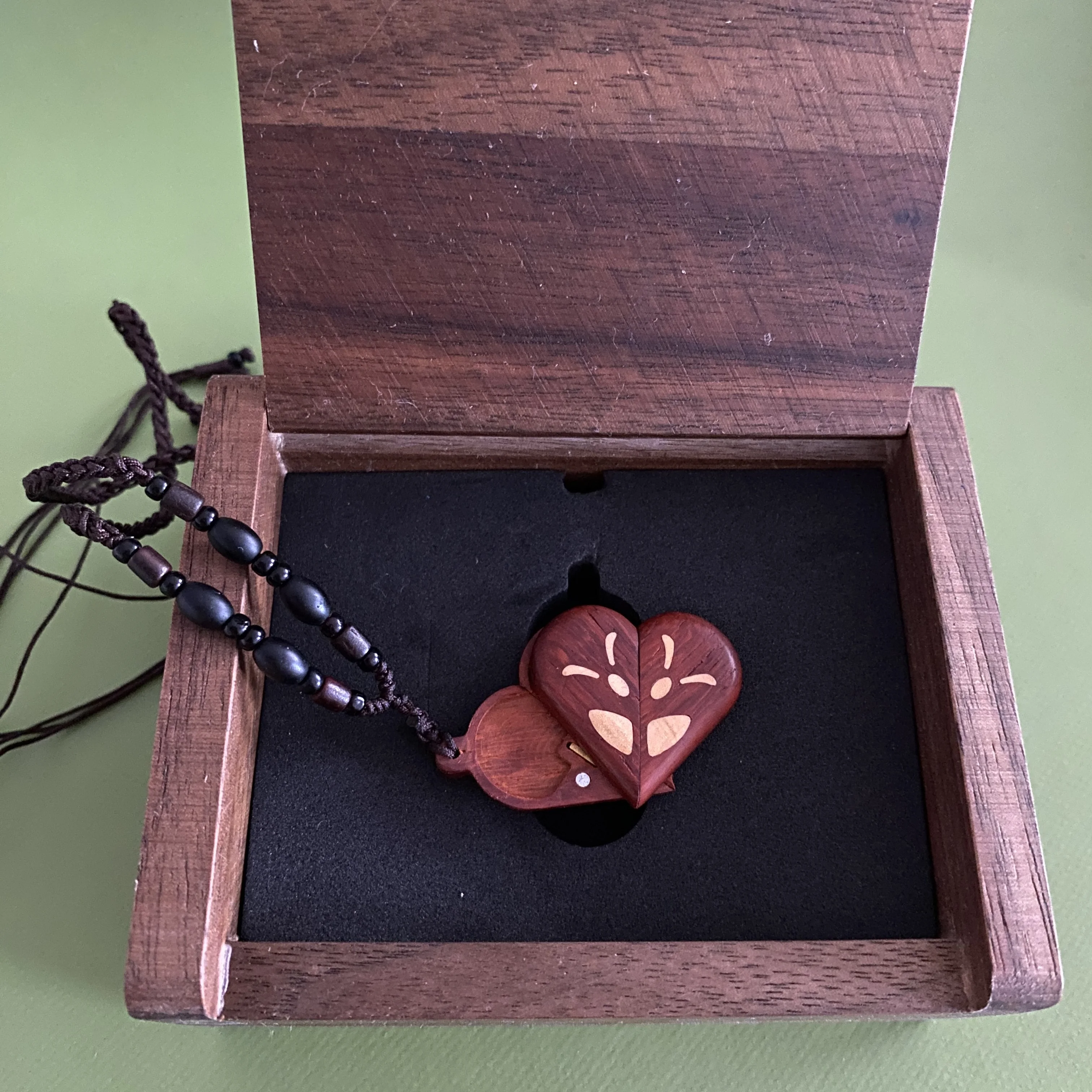 

Romantatic Birthday Valentine's Day Women Gift Illusionist Locket Butterfly Heart Pendant 990 Sliver Necklace With Rose Wood Box