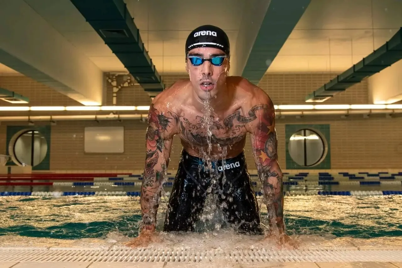 Aremd 25 Jahre Professionelle Renn-Schwimmbrille Wasserdicht Beschlagfrei Hochauflösend UV400 Wettkampf-Trainings-Schwimmausrüstung – Detail 19