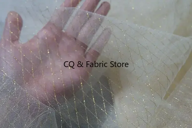 Tessuto di tulle a rete bianco nero largo 150 cm Abito da sposa di alta qualità Decorazione di nozze Tessuto a rete per gonna da ragazza