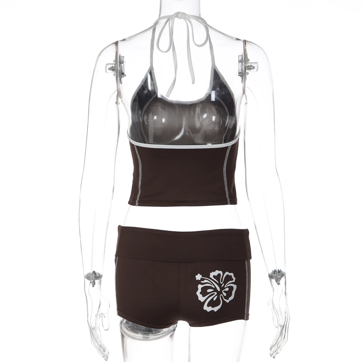 Hugcitar Fashion 2-teiliges Set: Farbblock-Neckholder-Top mit heller Linienverzierung und Blumenmuster-Shorts für Damen, Sport- und Party-Outfits – Detail 4