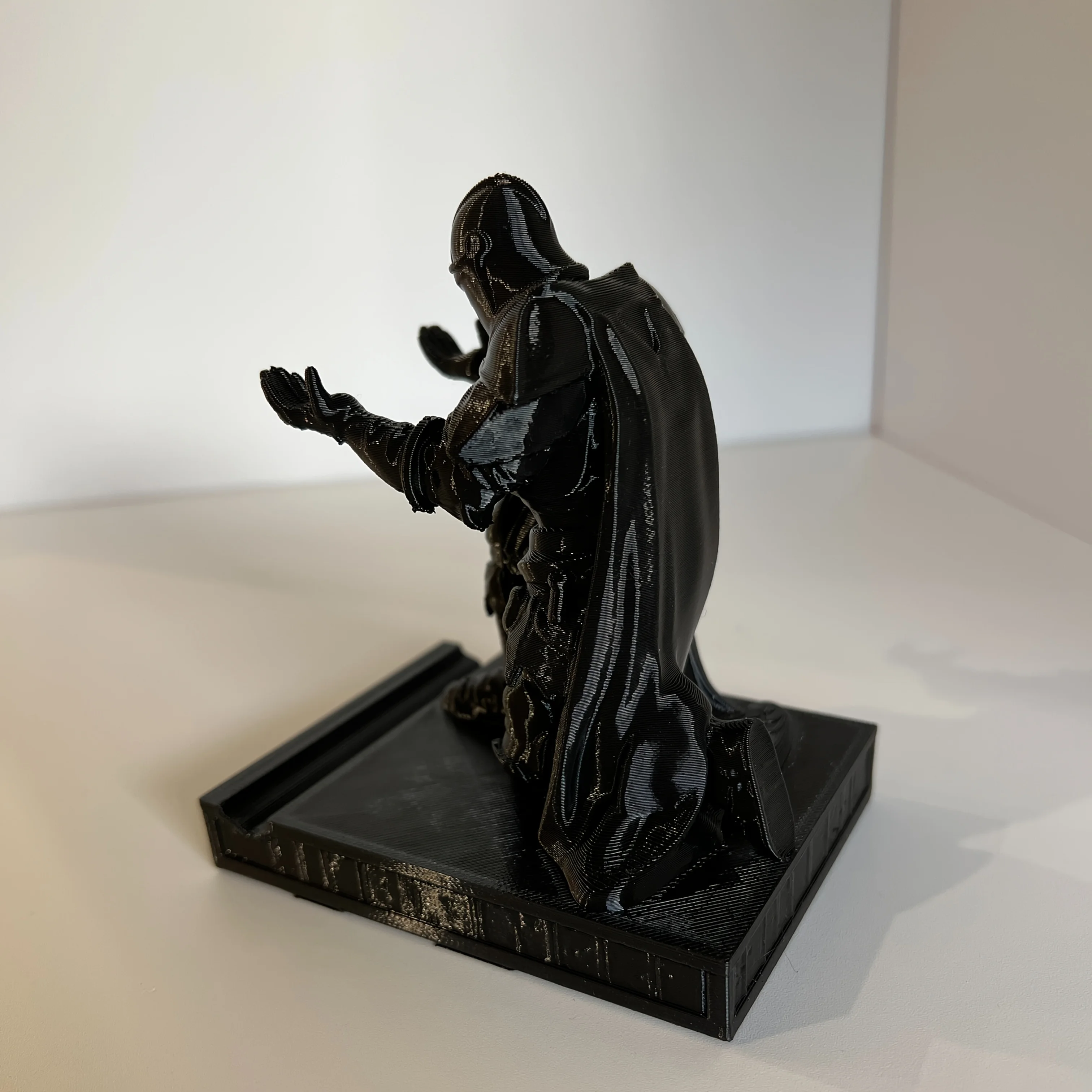 Medieval Knight Feather Pen Holder  - Historical Writing Tool, Suitable for Office Desk Decoration, Role-playing
