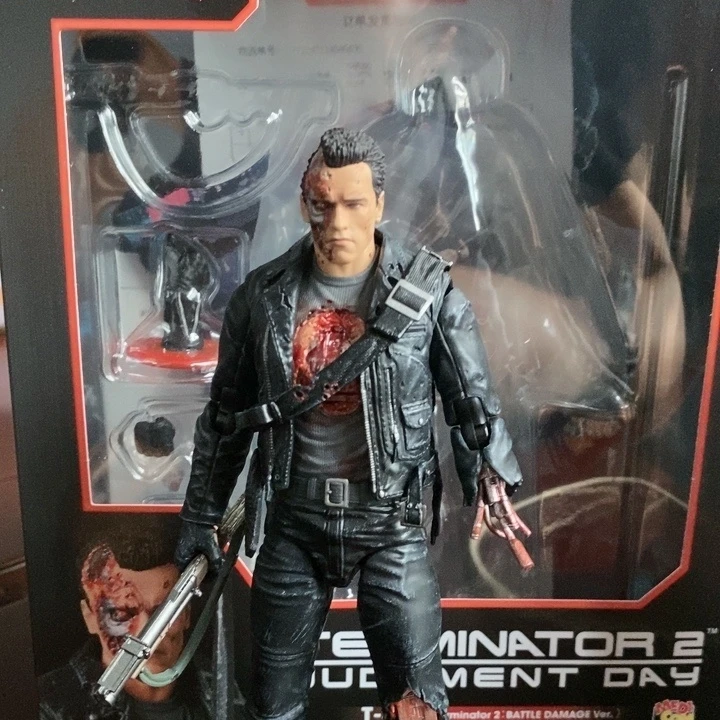 Spot Genuine Medicom Mafex Terminator 2 T-800 Battle Damaged Version With Mobile Handling 5345 Collectible Birthday Gift Gk Stat