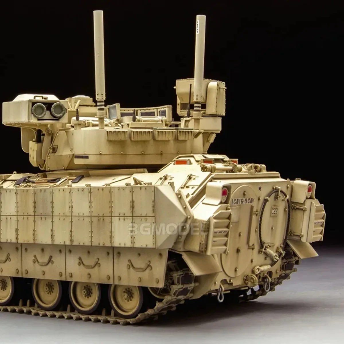 1/35 SS-006 tank  M3A3 bradley BUSK III cavalry chariot Model Kit Assemble MENG