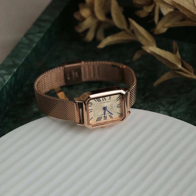 Elegant Women'S Wristwatch New Stylish And Simple Small Dial Metal Wristwatch Trendy Women'S Watch, High-End Women'S Wristwatch.