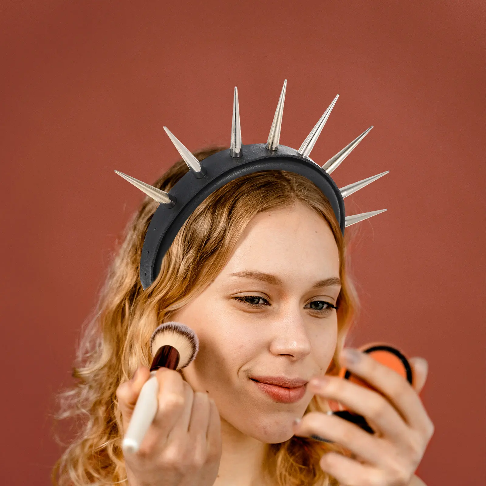 

Rivet Headband Chic Design Lightweight Metal Hair Band Party Cosplay Festival Costume Decorative Headdress Rivet Design Headband