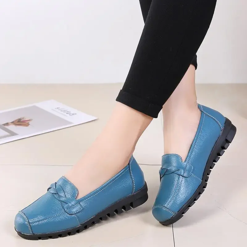 Authentic Leather Mom Shoes Women's New Shoes for Spring Fat Feet Middle-Aged and Elderly Moccasins Tendon Sole Shoes Loafers