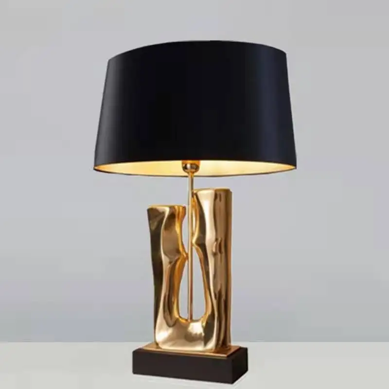 Nordic fashion, luxurious and minimalist designer post-modern American creative art metal table lamp fixture