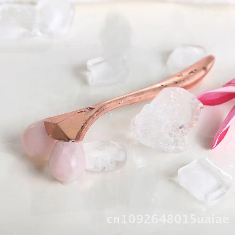 เครื่องนวดหน้าหยก ลูกกลิ้งนวดหน้า ช่วยยกกระชับผิว ปรับรูปหน้า สีทอง เงิน ชมพู ผลิตจากโลหะผสมสังกะสี ไม่ใช้ไฟฟ้า ใช้งานได้หลากหลาย