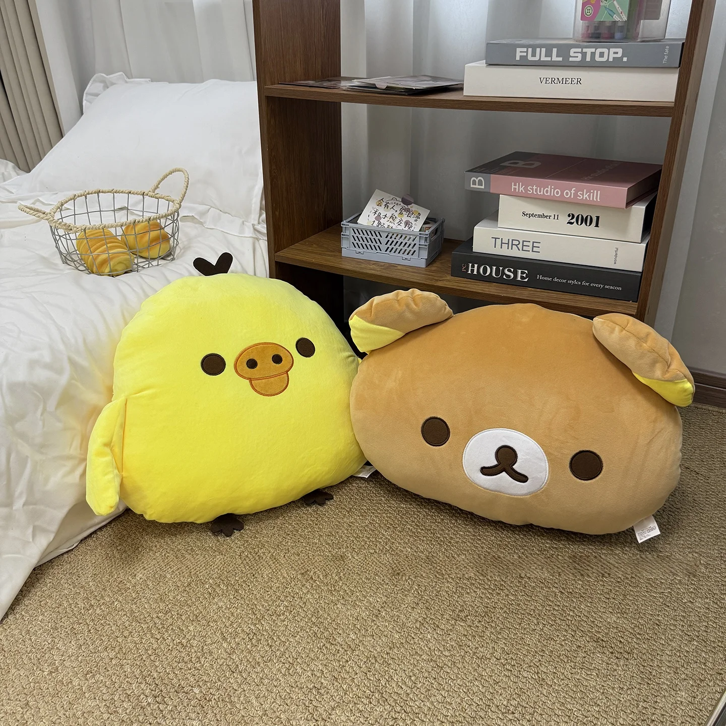Adorável rilakkuma travesseiro de pelúcia kiiroitori boneca de pelúcia adorável anime sofá travesseiro kawaii animal quarto deocr presentes de aniversário para criança