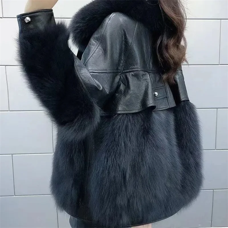 2025 Damesmode PU-leren jas Winter Vrouwelijke casual kunstleer Uitloper Koreaanse vrouwen Lange mouwen Kunstleer Topjas