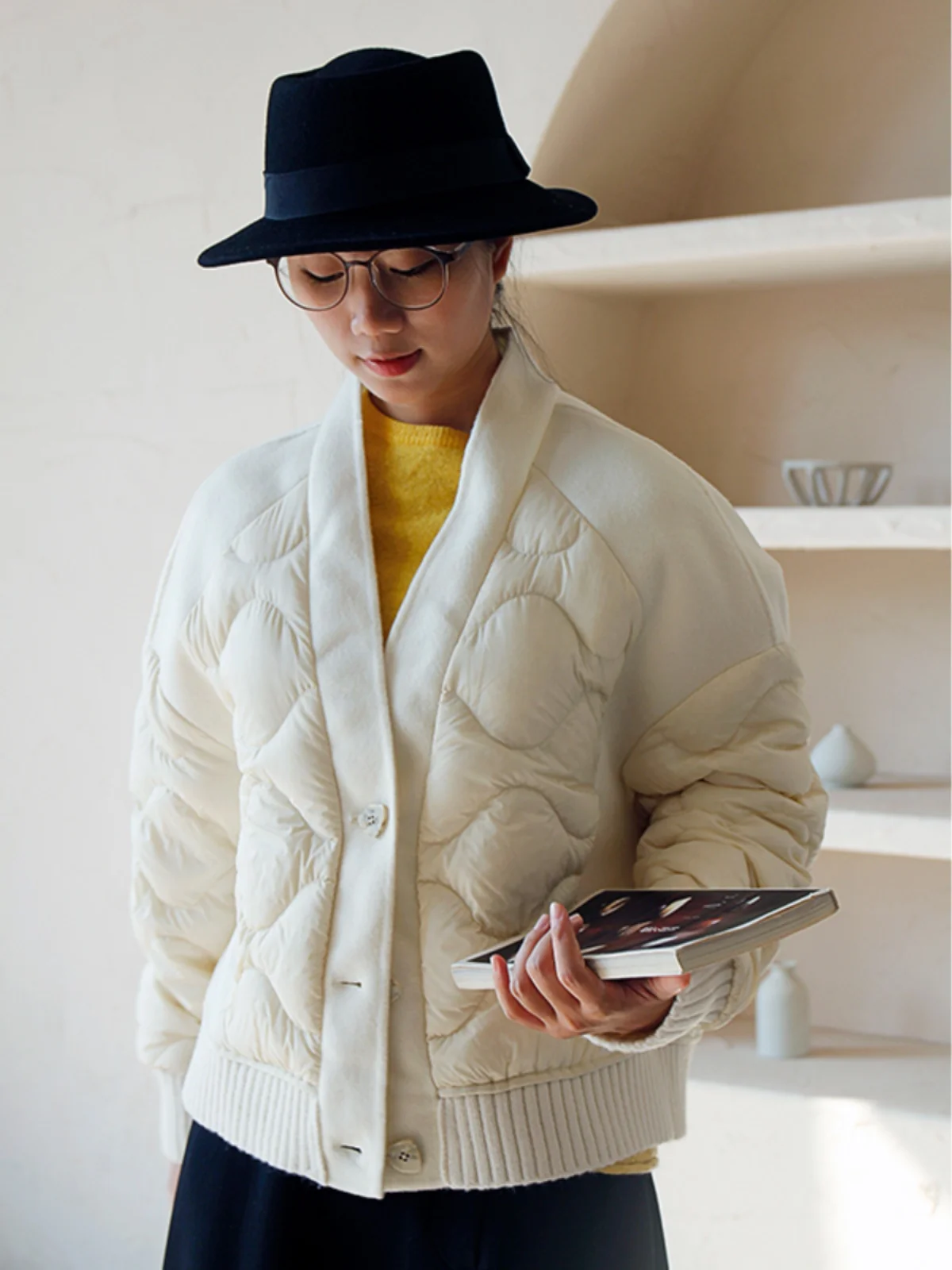 

Short White down Jacket Women Commute Art H4V01Y11828 Straight Batwing Sleeve Polyester Fiber V-neck Single Button