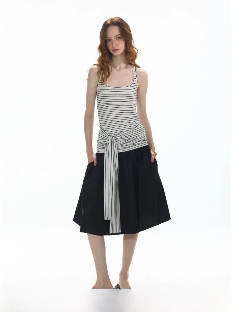 

Рабочая жилетка с завязками, полосатая, бело-черная, приталенная, для повседневной носки, летняя коллекция 2025, стандартная длина, топ Svel