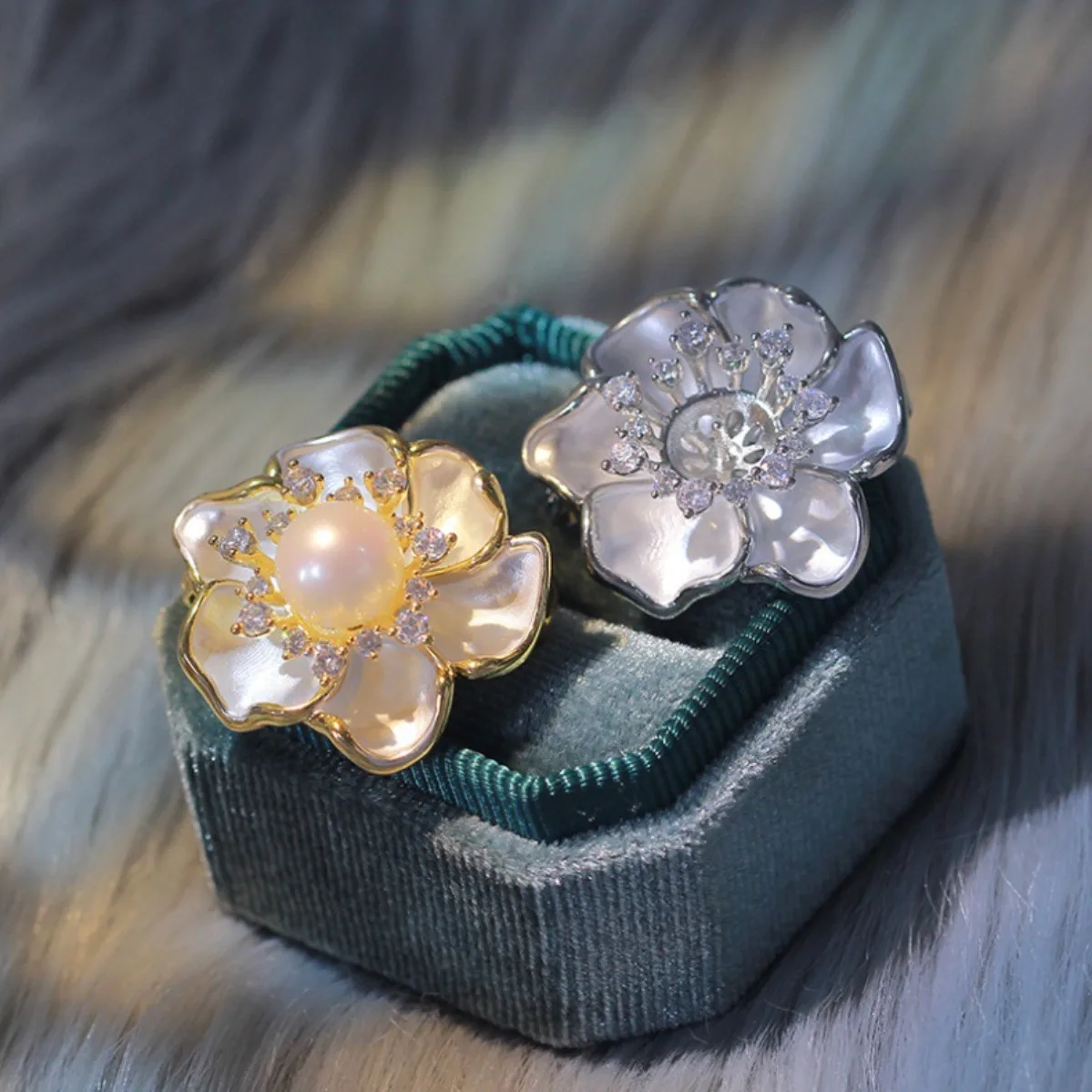 DIY Brooch Blank Brass Thick Gold Plated Lotus, Enamel Painting Base, Ladies Corsage Brooch