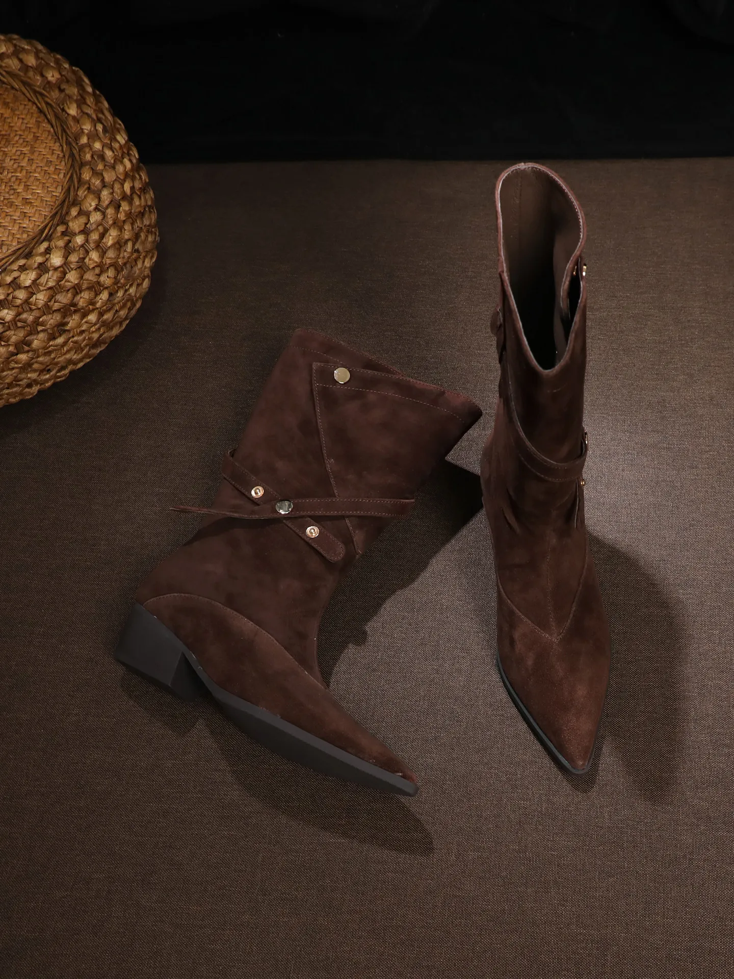 SHOEBOX Retro pointed knight boots for women, 2026 autumn and winter with plush thick heel pile boots, Western cowboy mid calf