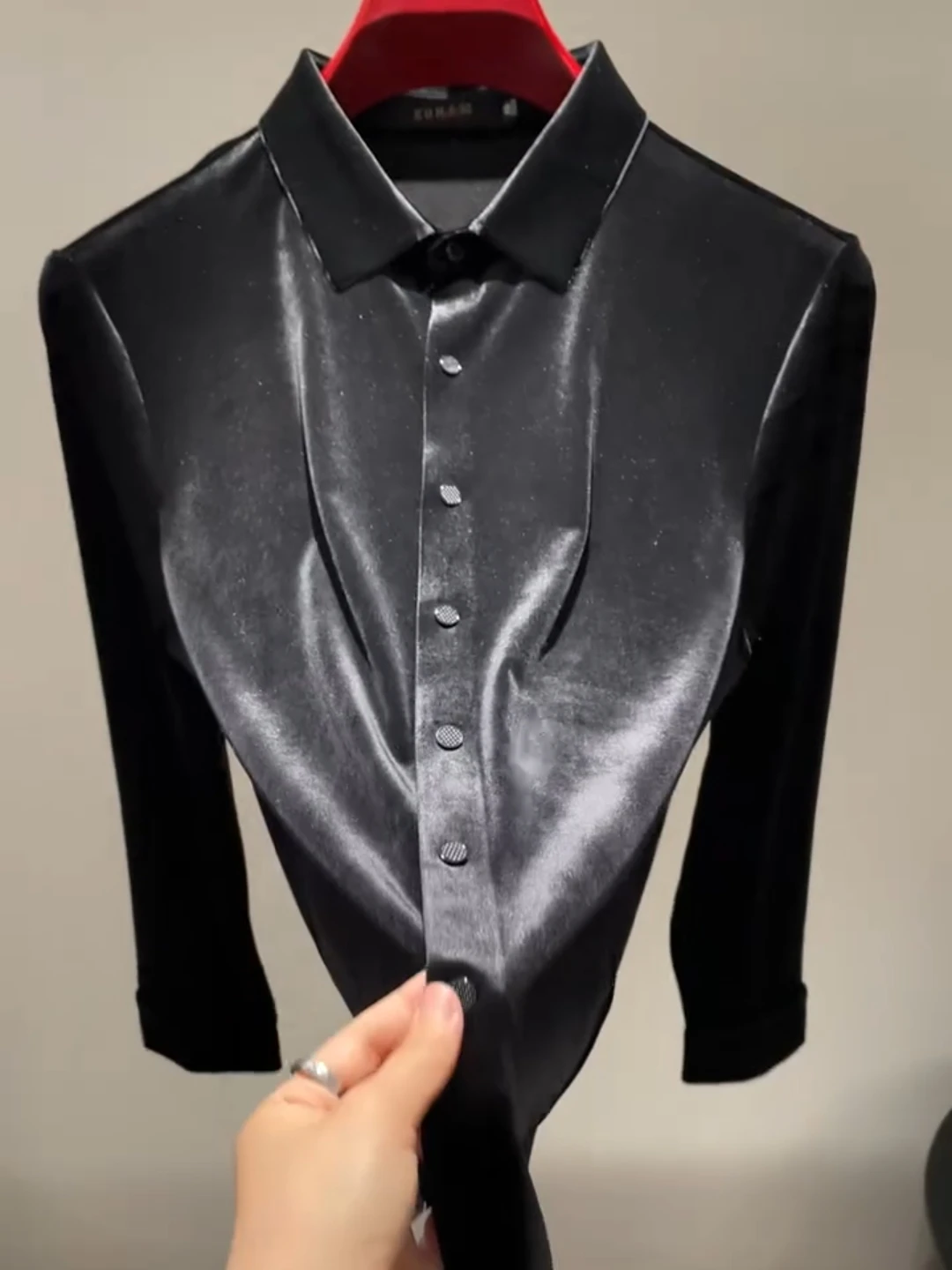 

Модная городская мужская бархатная рубашка с длинным рукавом, весна-осень-зима, новая модель, приталенный крой, приятная к телу, деловой повседневный стиль, трендовая