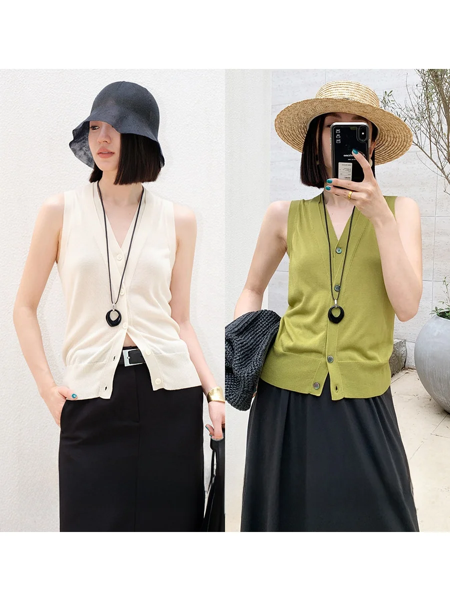 

Amyy Studios Lightweight Cool Rayon Silk Knitted Vest Fake Two-Piece Double Layer Collar Design Loose Fit Commute Sle