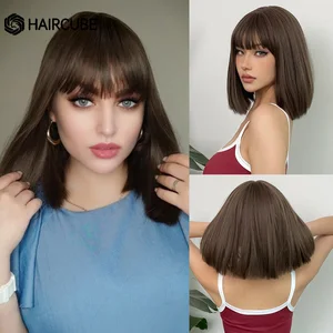 HAIRCUBE короткий коричневый синтетический натуральный парик для женщин прямые длинные плечи коричневые волосы с челкой термостойкий ежедневный Косплей