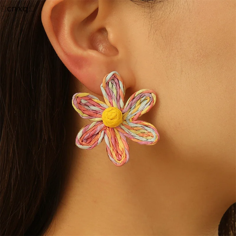 Bohemian Resort Style Hand-woven Raffia Floral Earrings European And American Design Sense Contrasting Flower Earrings