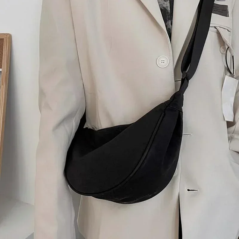 Einfarbige Brusttasche für Damen, große Kapazität, Reise-Umhängetasche, Halbmond-Gürteltasche, Damen-Hüfttasche für den Alltag, Street-Fanny-Packs.