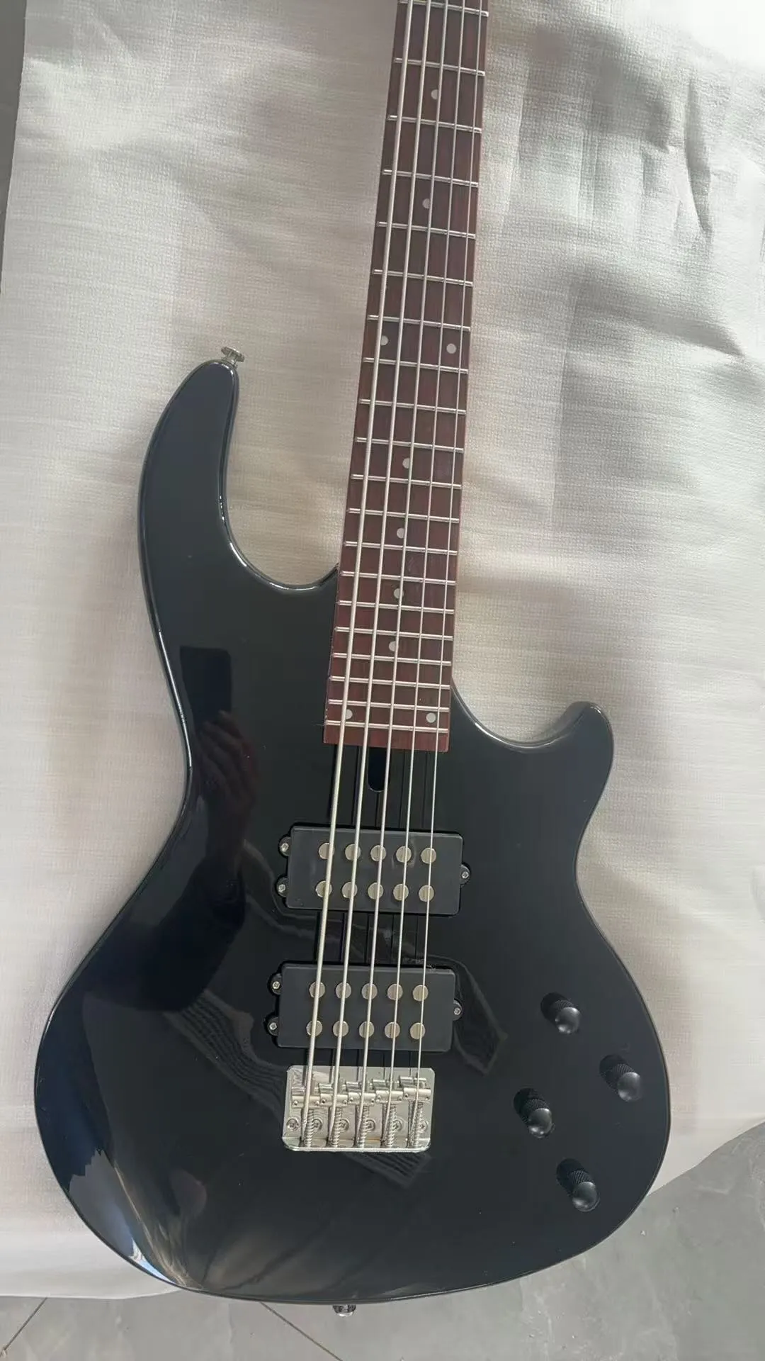 4 & 5 String GW MK3 Electric Bass, Gloss Black, Ready Stock