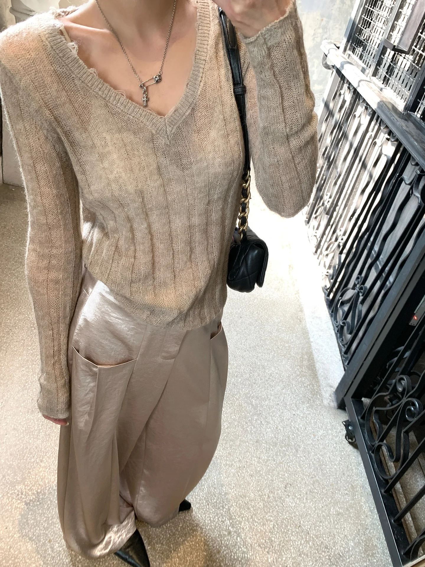 

Женский вязаный свитер GV Big Brother из легкой шерсти с V-образным вырезом, устойчивый к разрывам, весенняя новинка, свободный крой, стройнящий эффект