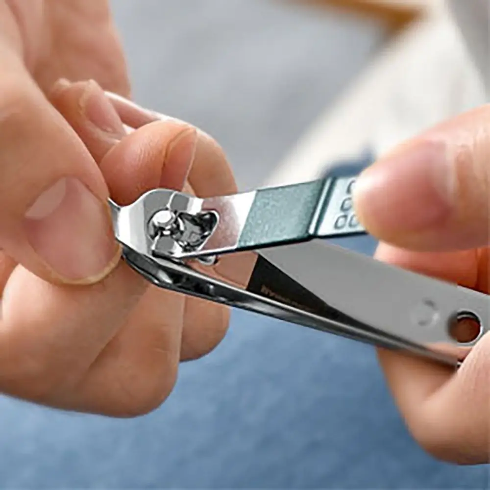 ชุด 6 ชิ้นสแตนเลสสตีล Splash-Proof ชุดกรรไกรตัดเล็บแบบพกพาชุด 6 ชิ้นเล็บ Clipper ซ่อมเครื่องมือที่มีสีสัน Pedicure เครื่องมือ