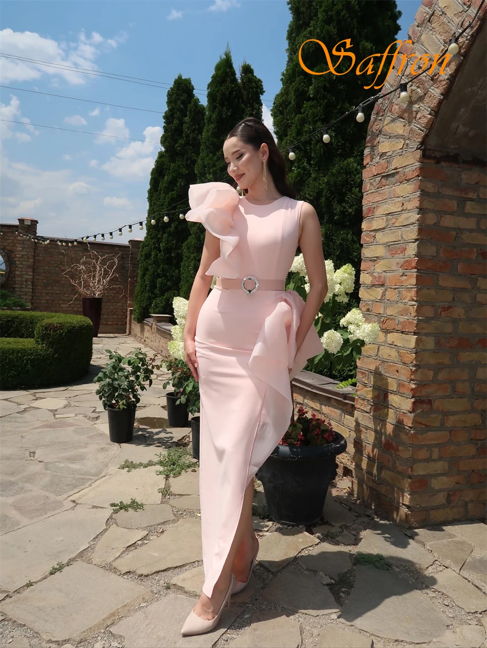 Maßgeschneidertes elegantes Abendkleid mit Rundhalsausschnitt und exquisiten Jersey-Kleidern für besondere Anlässe und temperamentvolle ärmellose Ballkleider