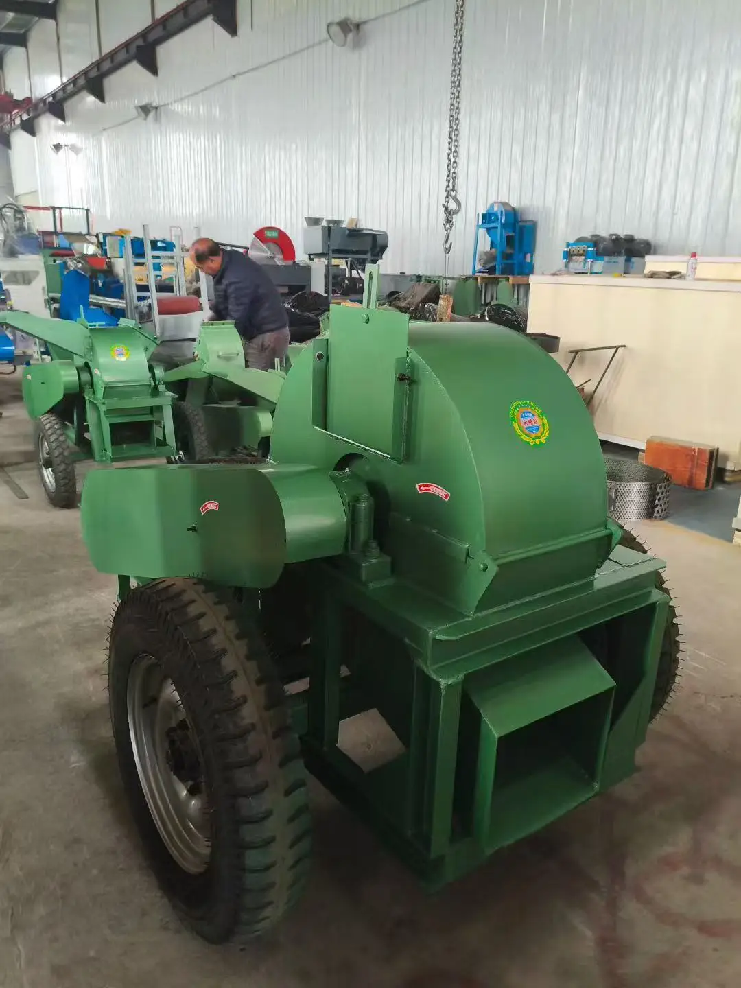 CG Machinery Portable Diesel Engine Hammer Mill Crushers Mobile Sawdust Wood Shredder Service Equipment for Wood Chipping