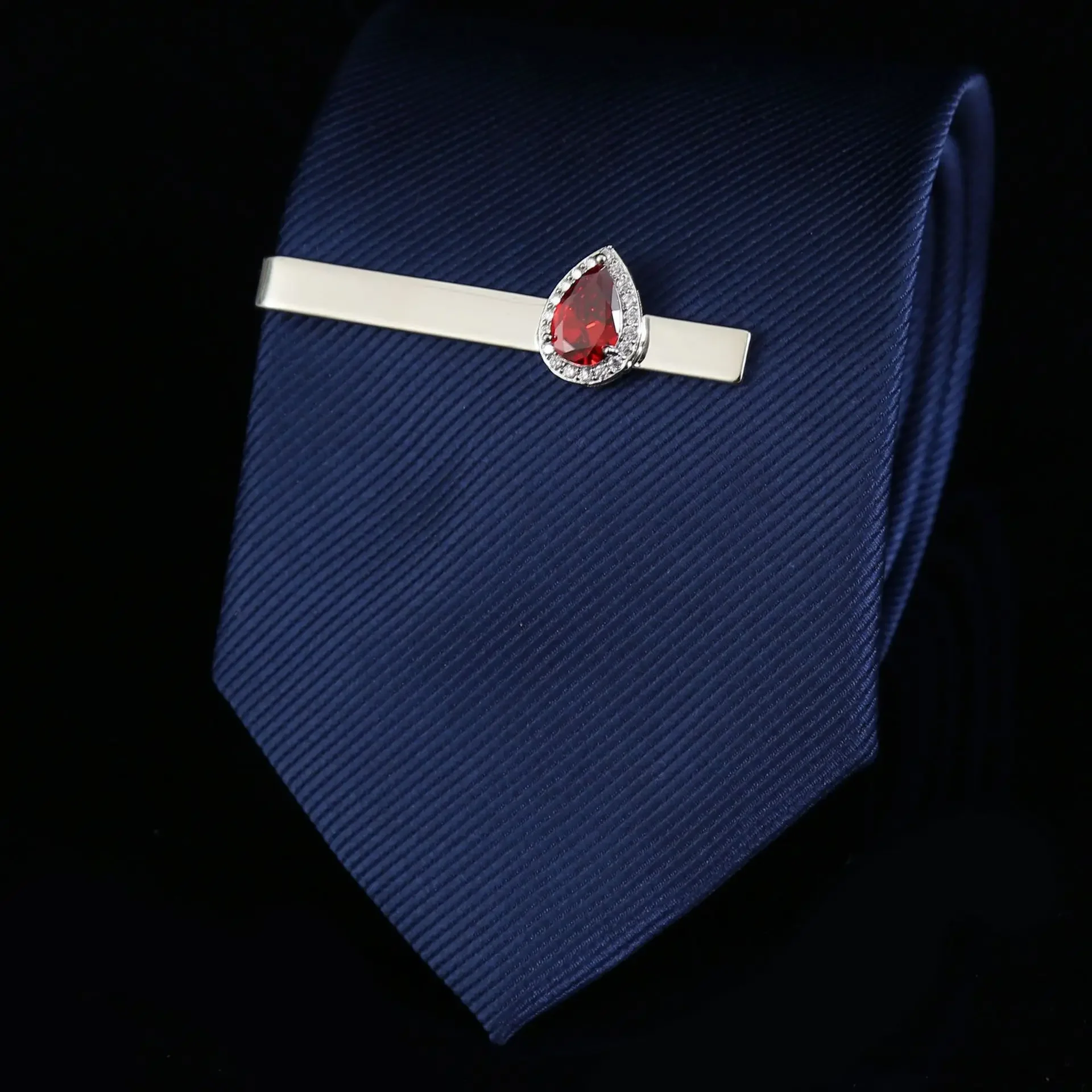 

Высококачественный мужской бутик, легкий роскошный зажим для галстука с цирконом и каплями воды, модный и элегантный формальный зажим для галстука, зажим для воротника