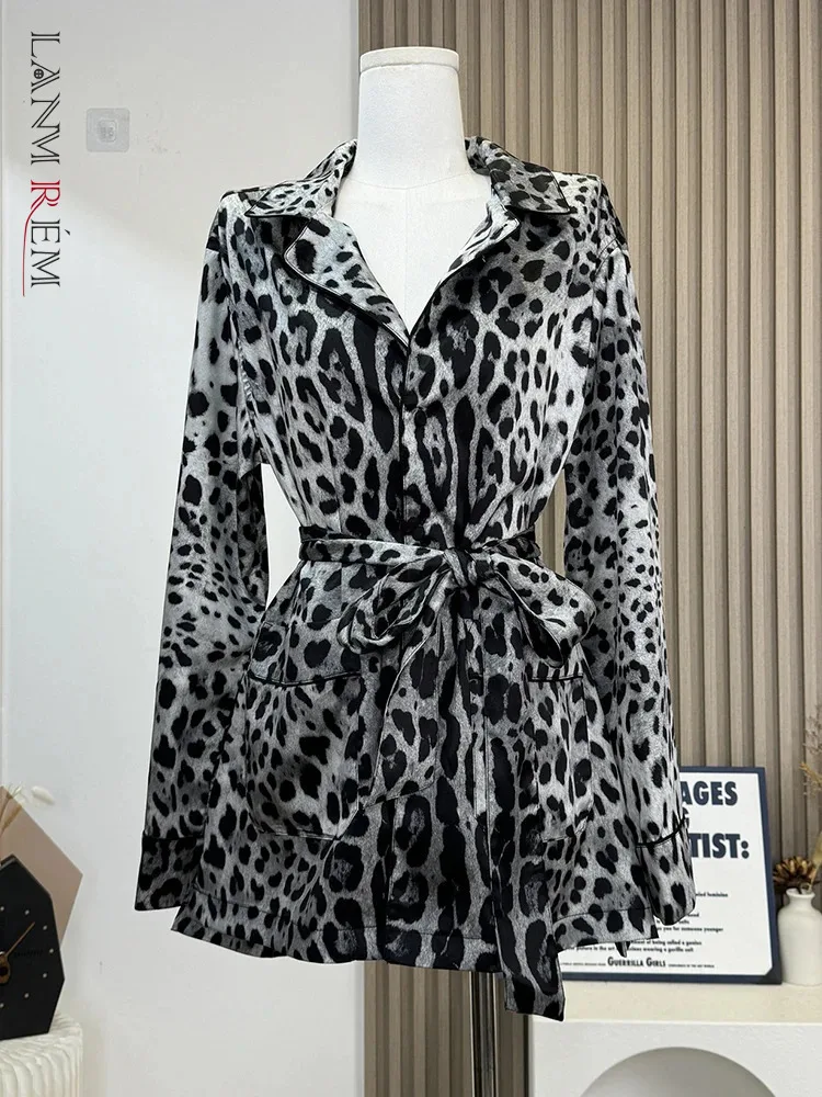 LANMREM, camisa con estampado de leopardo para mujer, solapa, bolsillos informales, cinturón, Tops de una sola botonadura, moda de otoño 2024, Ropa nueva 32C1748