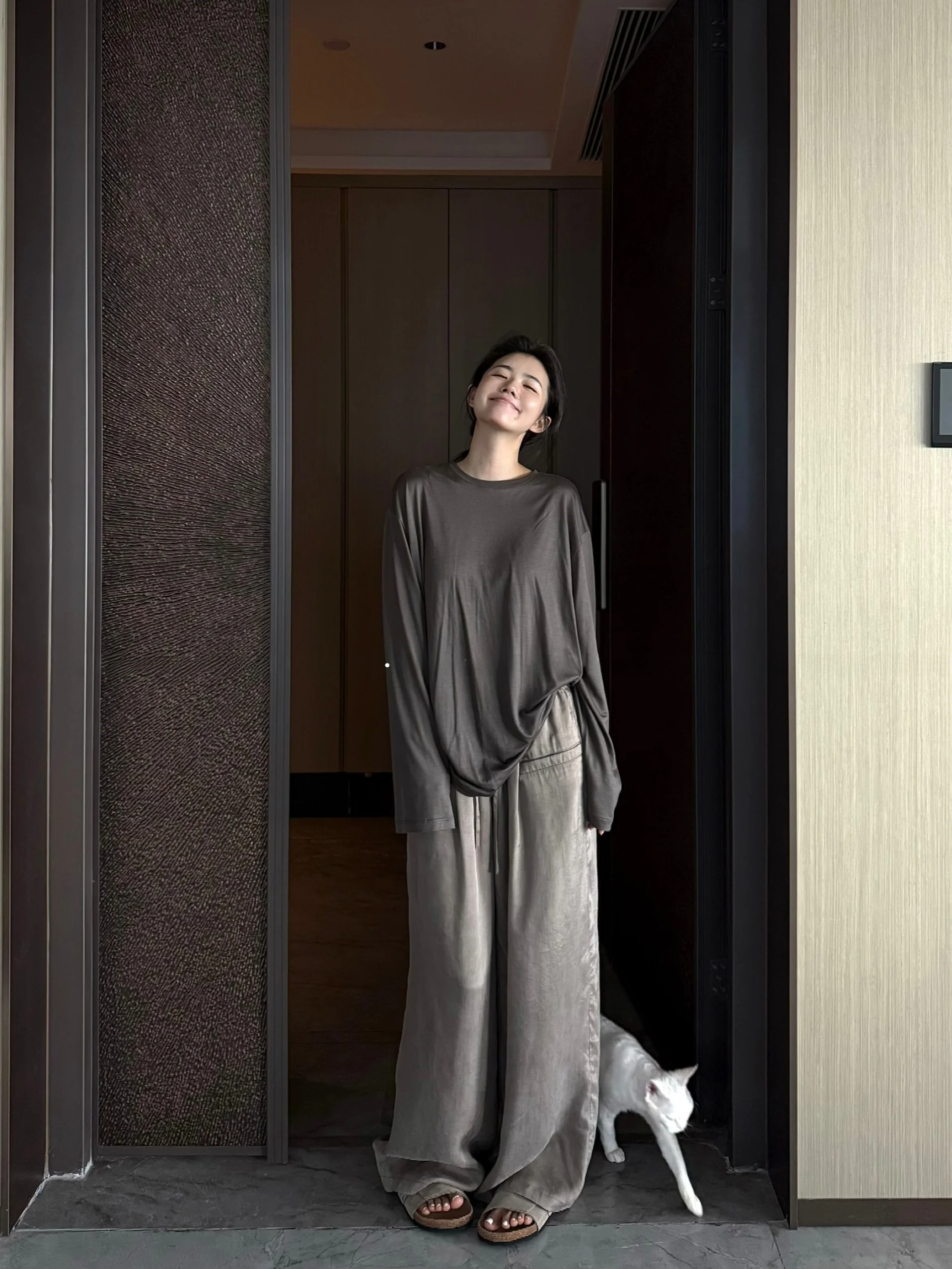 

PEACHZHOU Футболка из шелковой смеси с длинным рукавом, свободного кроя, с круглым вырезом, повседневная, комфортная, эластичная, универсальная, свободного кроя, широкая модель