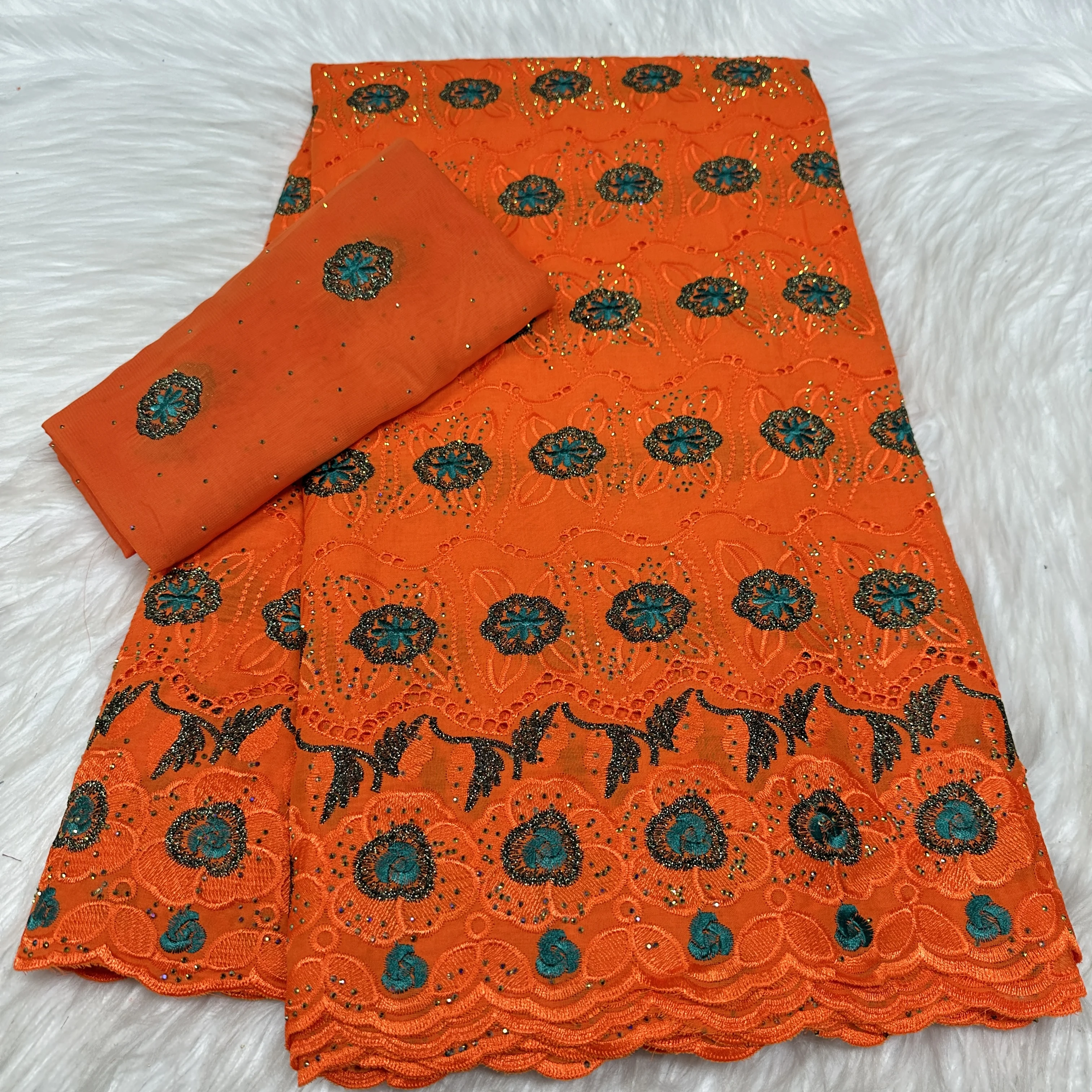 

Высококачественная африканская кружевная ткань из 100% хлопка, новинка 2025 года, кружевная ткань с вышивкой и камнями, 5 + 2 ярда, ткань для женщин, свадебные платья