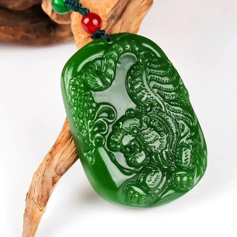 

Natural Green Hand Carved Zodiac Dragon Tiger Pendant Fashion Jewelry Men's and Women's 12 Zodiac Tiger Necklace