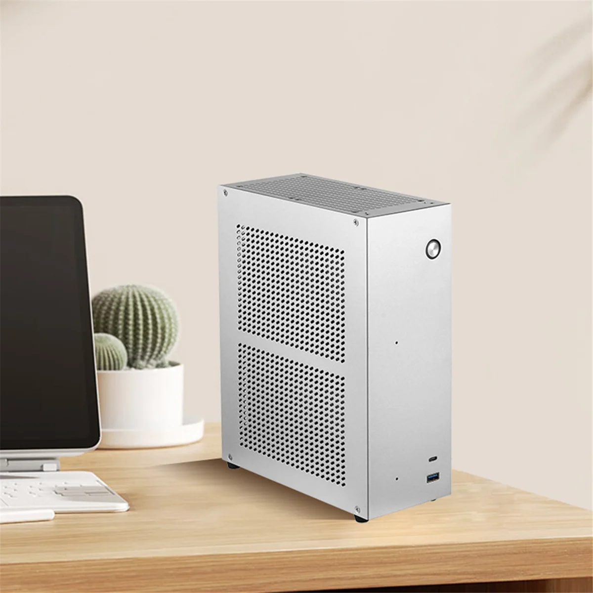 

Модернизированный настольный корпус ITX Компьютерный корпус Мини NAS Компьютерный корпус Серебристый