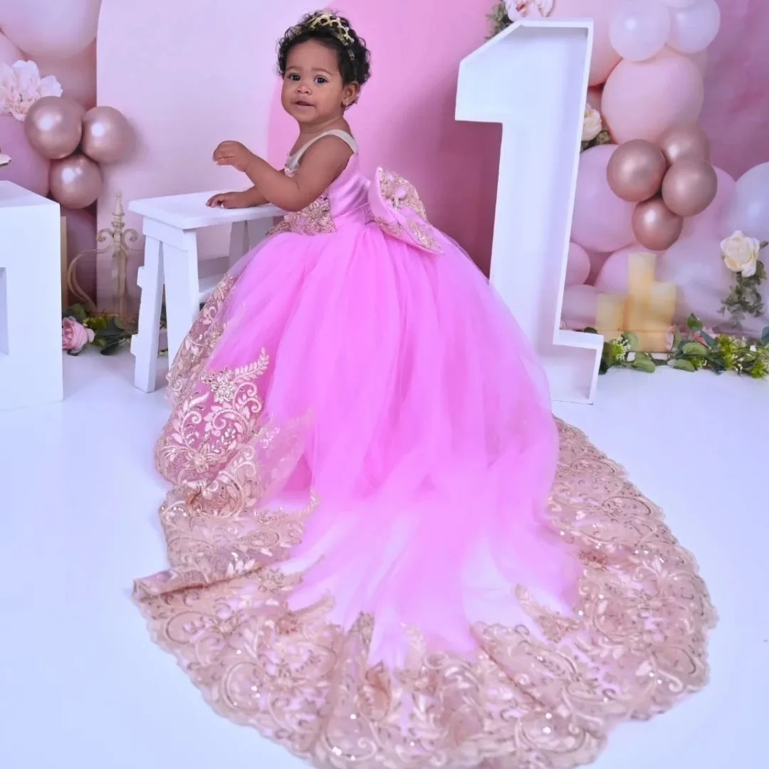 Abito da ragazza di fiori per matrimonio con applicazioni in pizzo con fiocco Abiti da principessa personalizzati per feste di compleanno con ballo di prima comunione rosa