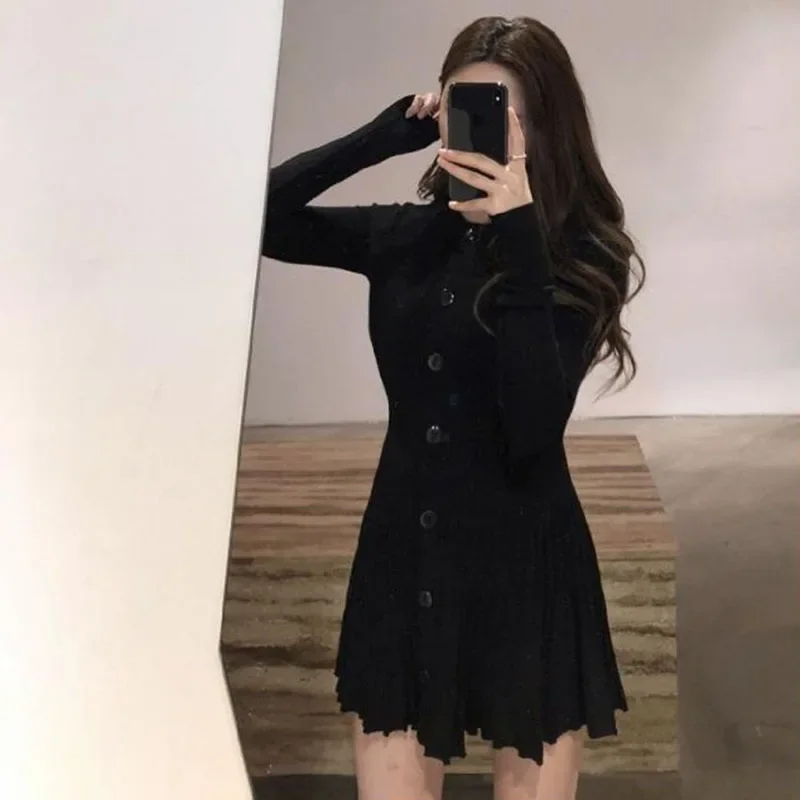 Xpqbb ヴィンテージボタンセータードレス レディース 2025 新作 韓国風 長袖 Oネック ミニドレス スリム リブ編みニット ショートドレス