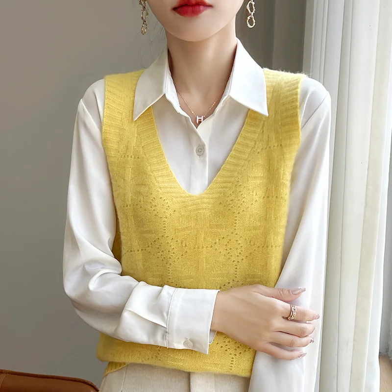 Women Hollow Knitted Sweater Vest New Autumn/Winter Loose Vintage  Sleeveless Sweater Women V-Neck Pullover Top Female Outerwear