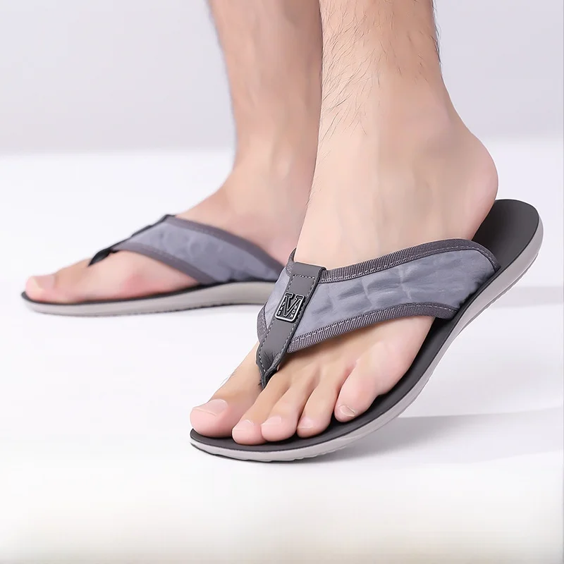 

Men's Summer 2025 Fashion Anti-Slip Beach Sandals Crocodile Pattern Leather Surface Two-Way Use Toe Post Slippers