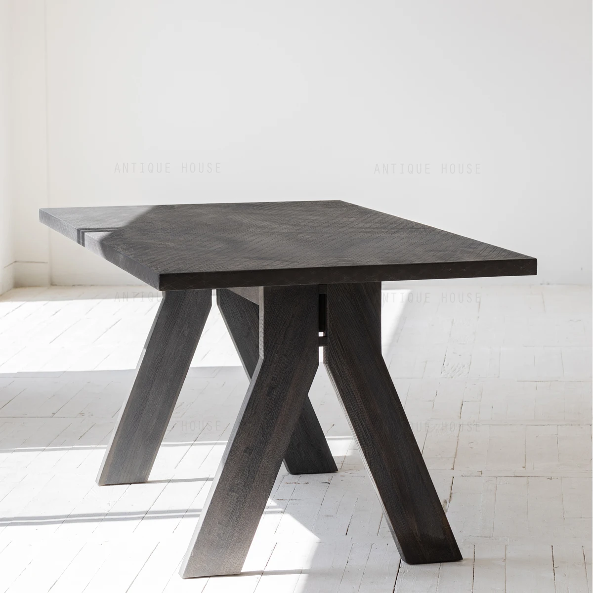 

Contemporary Classic Farmhouse Black Concrete Oak Modern Wooden Solid Wood Dining Table Set 6 Seater