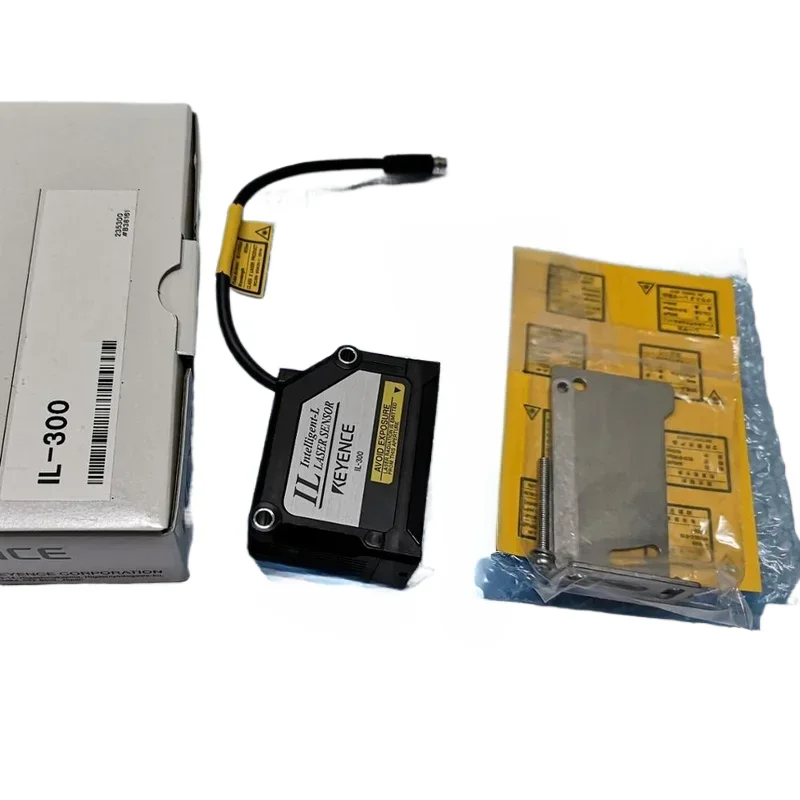 

Keyence CMOS multi-function analog laser IL-300 sensor heads new