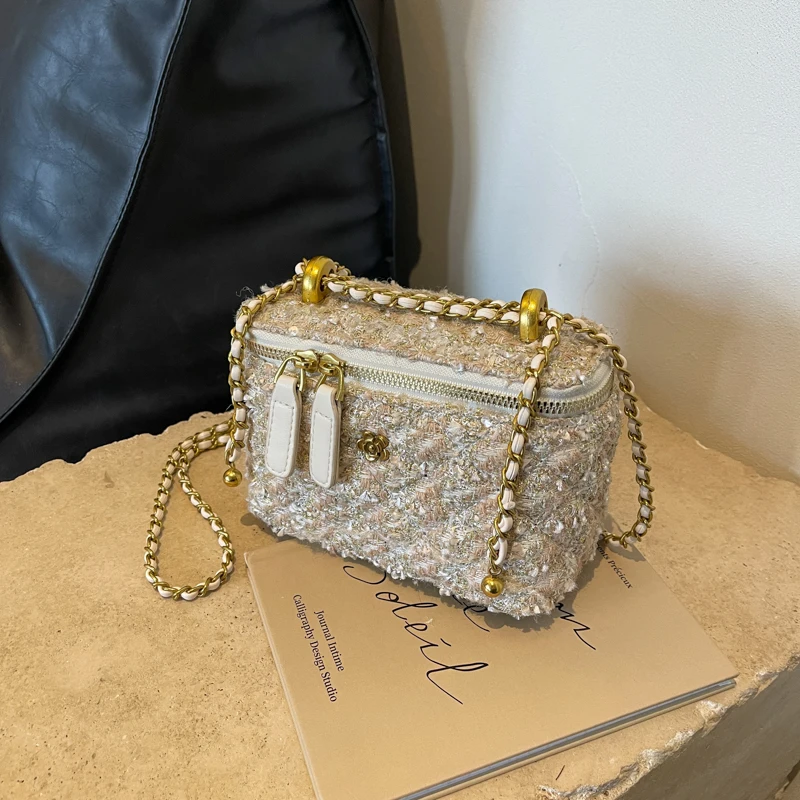 

Elegant Classic Leather Handbag For Ladies - With Inner Compartments High Quality By Famous Designer Brand